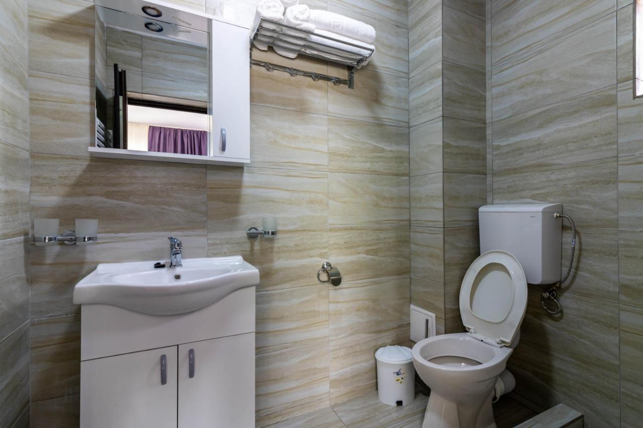 Pensiunea D & Ylan Hotel Novaci-Straini Luaran gambar